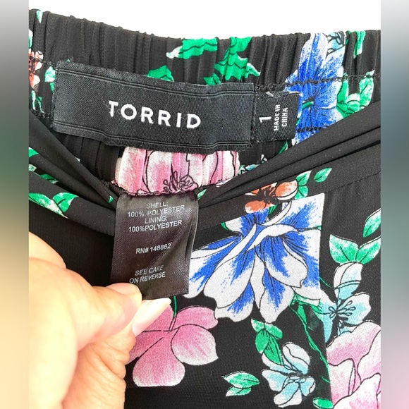 Sold Torrid Floral Black Chiffon Airy Beach Pants w/ Short Lining Size: 1X Plus - Picture 5 of 10